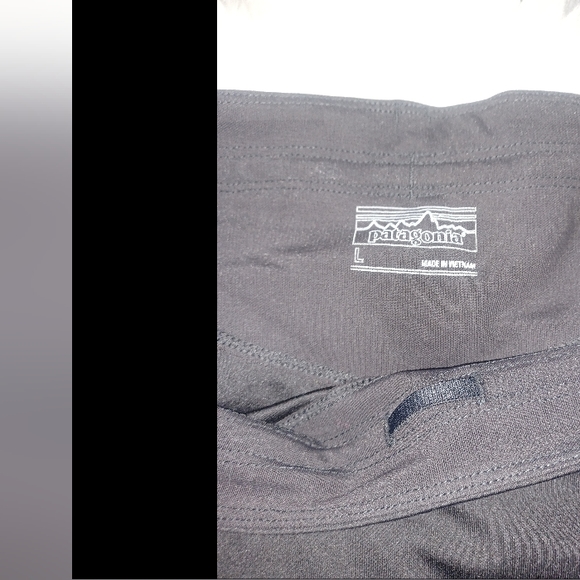 SOLD- PATAGONIA STRETCHY SHORTS - Picture 4 of 4